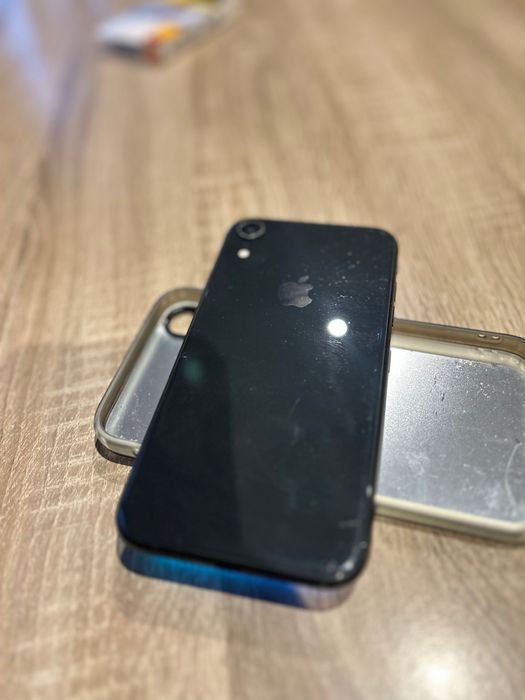 Iphone XR 128 GB отличен 87 % батерия
