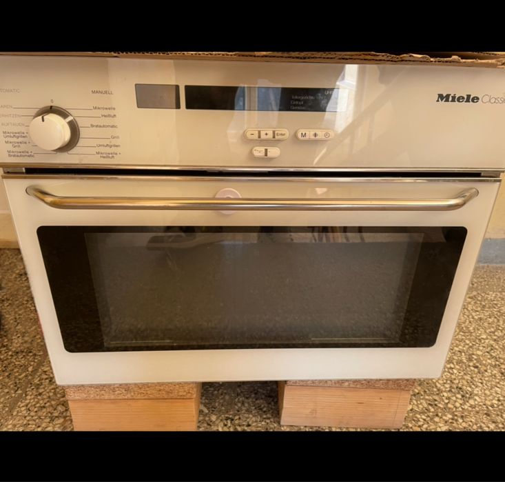 2 в 1 Фурна с топъл въздух и микровълнова Miele Classic  за вграждане