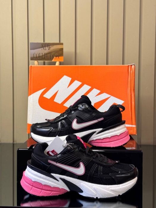 Дамски маратонки Nike