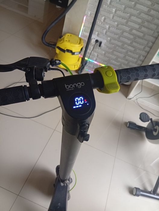 Vând trotineta electrica