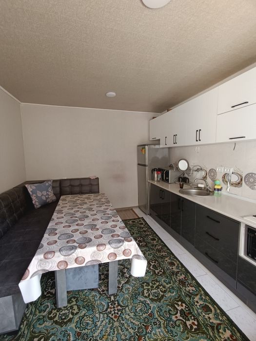 Sergilida 1,8 sotix 5 xona xovli