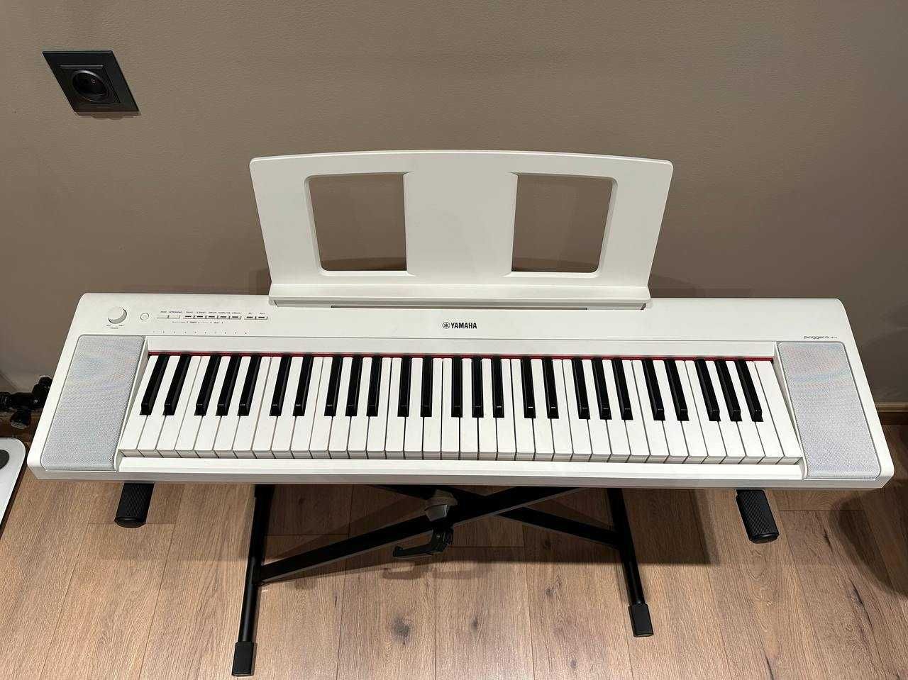 Электронное пианино YAMAHA NP-15BL (стойка и педаль в комплекте).