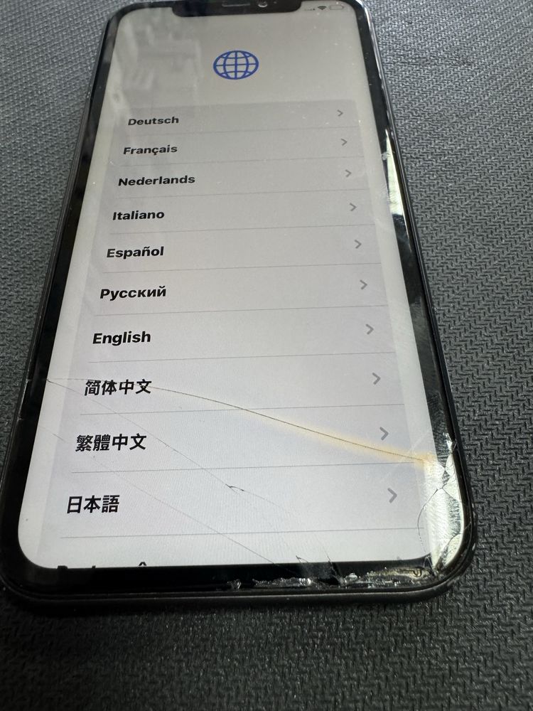 iPhone 11 64gb - заключен с айклауд