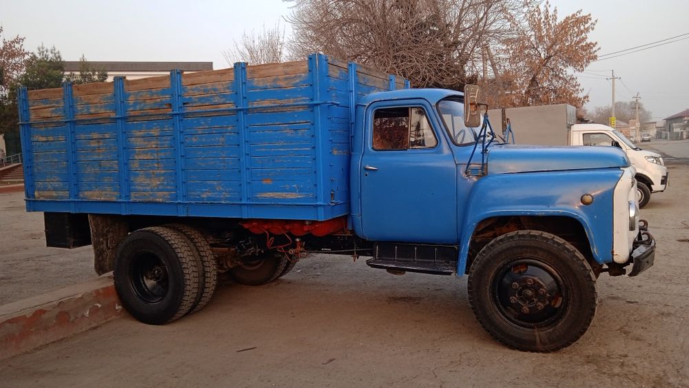 Газ 53 сотилади холати яхши мотор килинган. Ходовойда иши йук.