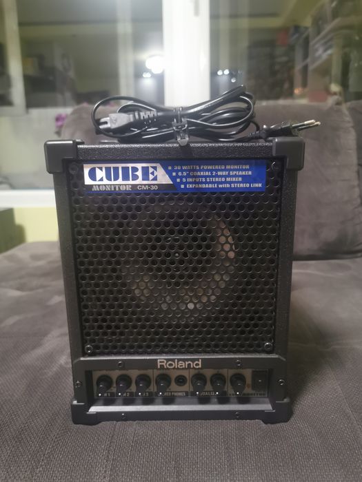Cube Monitor Roland CM-30 (Кубе - монитор)