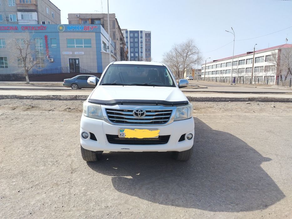 Тойота хайлюкс 2014 г. в