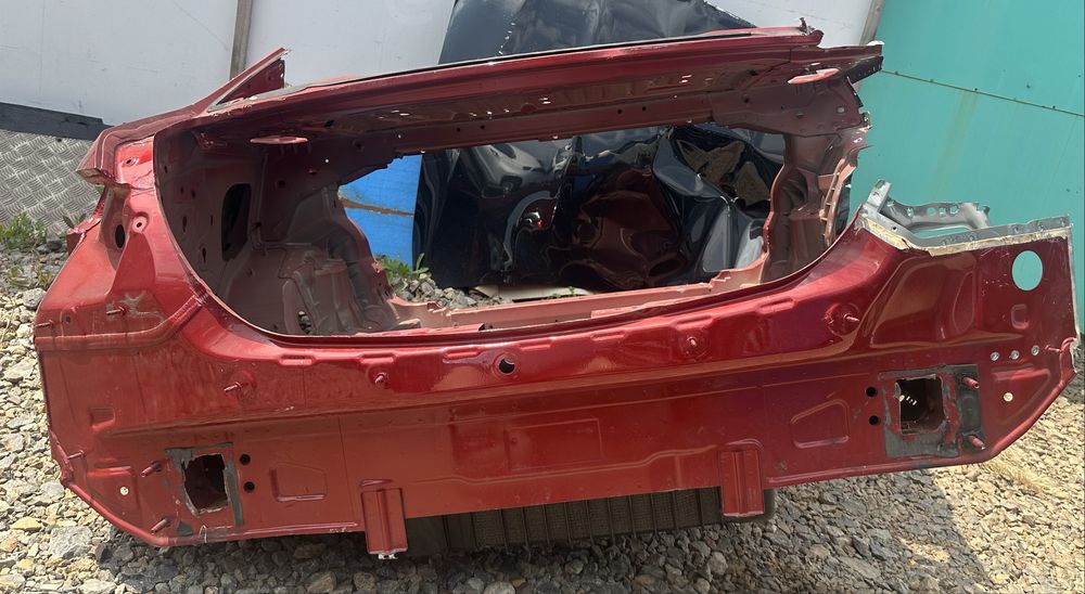 Mercedes W206 заден ляв калник с престилка и дъно  заден кош