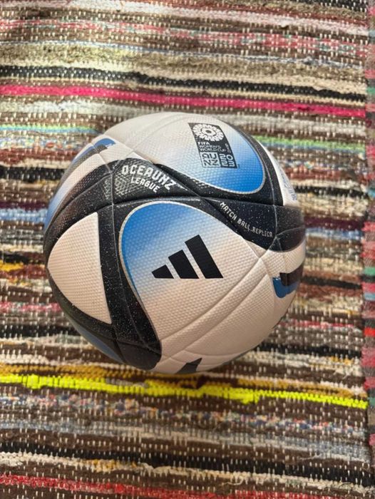 Minge Adidas nouă