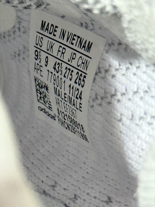 YEEZY 350 v2 white