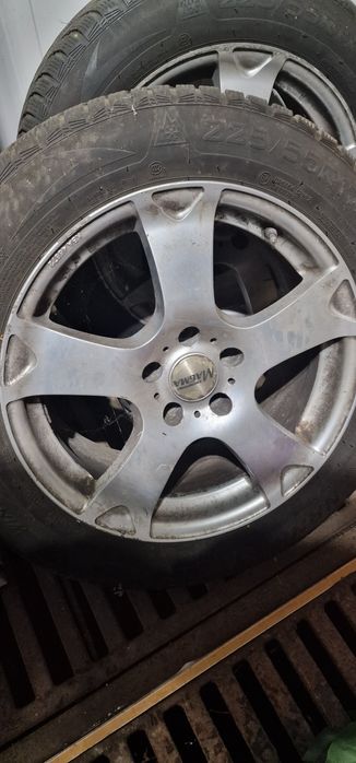 Vând set de 4 cauciucuri cu jante – 225/55 R17