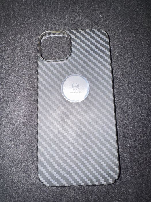 Vand 5 huse de iphone 15 plus si una de iphone 13 pro