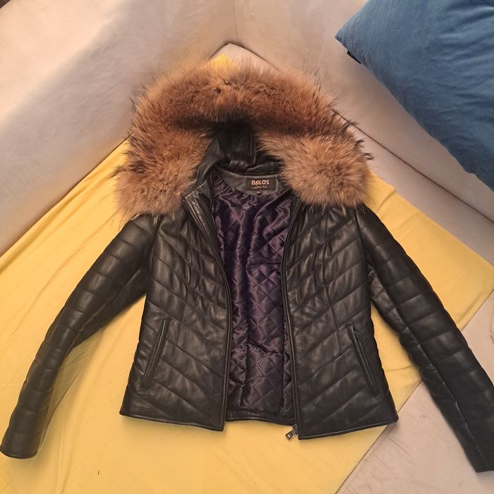 Кожено яке, с подплата и качулка със златна лисица