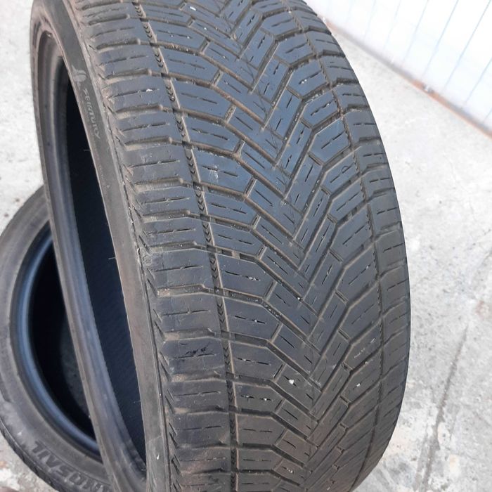 Se vinde 4 anvelope  olsison