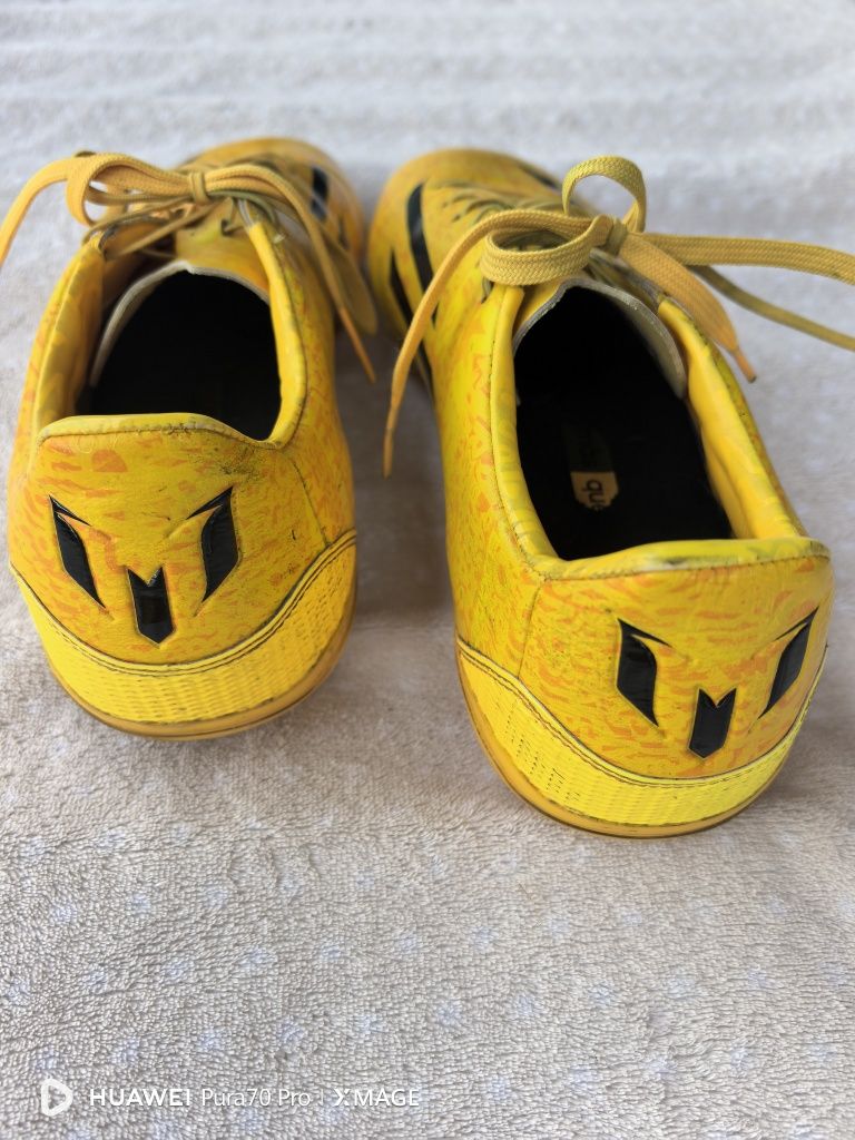 Бутонки adidas в много добро състояние номер 44 2/3. стелка 27.5