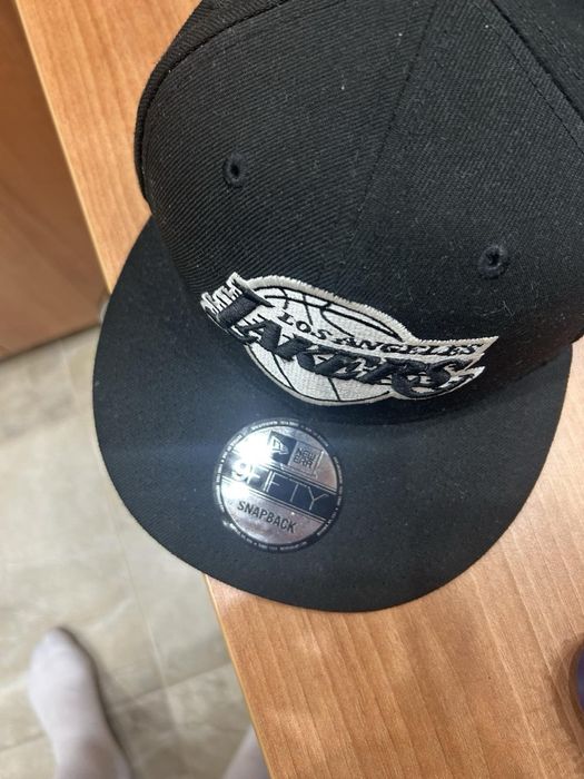 Шапка с козирка на NEW ERA