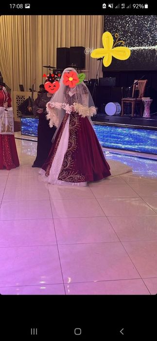 Продаются после свадебные костюмы