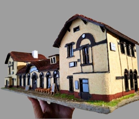 Продавам авторски бутиков модел на жп гара-колекционерски уникат