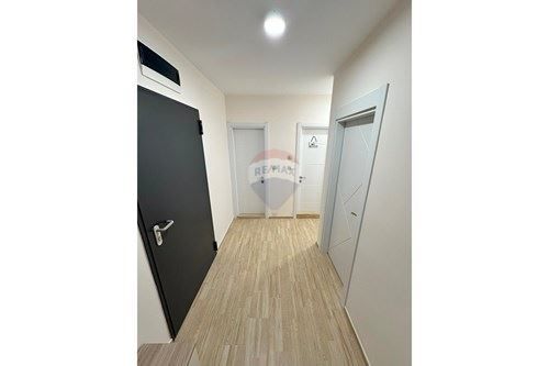 Дава се под наем Тристаен апартамент в Варна, Погреби - 90 кв.м за 612 € - Снимка #10