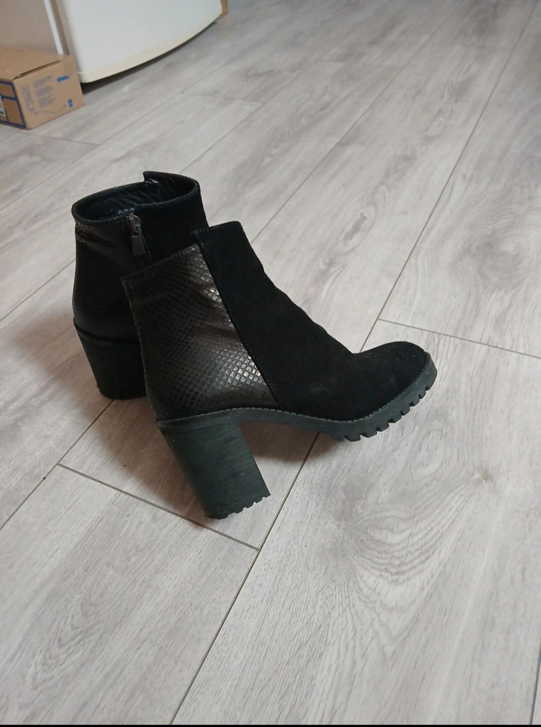 Botine / ghete piele intoarsa Dasha