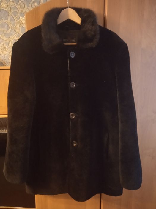 Продаю мужской мутоновый полушубок, воротник норка, состояние отличное