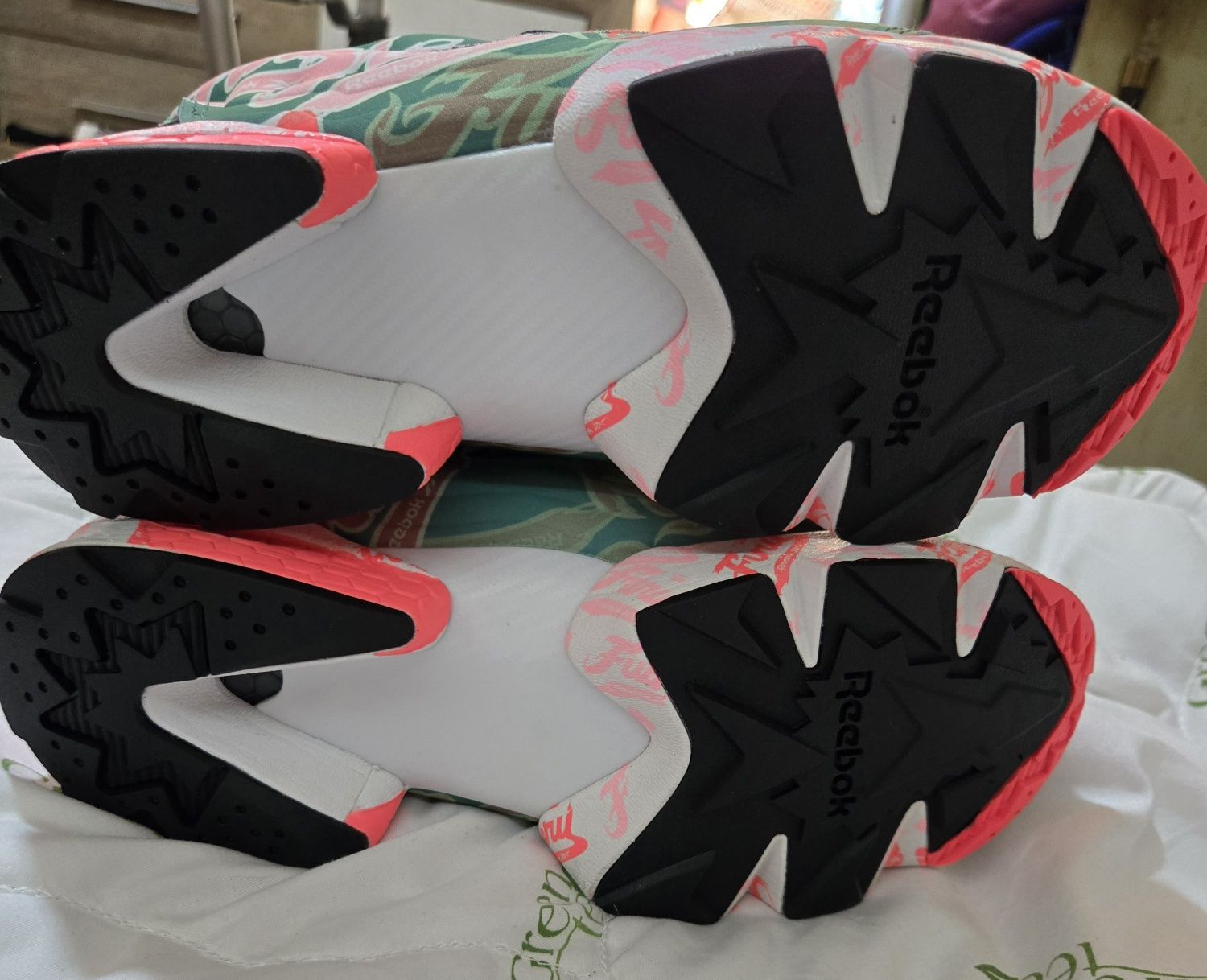 Reebok InstaPump оригинални дамски сникърси нови най-нова колекция 39