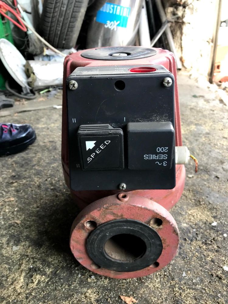 Циркулациона помпа работеща grundfos 50-60