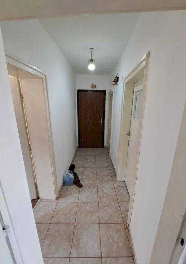 Продава се Тристаен апартамент в Шумен, Добруджански - 60 кв.м за 1445 €/кв.м - Снимка #2