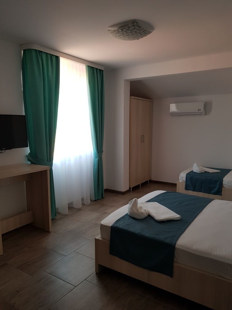 Vila Mar-Mari's și Vila YLY Eforie Nord
