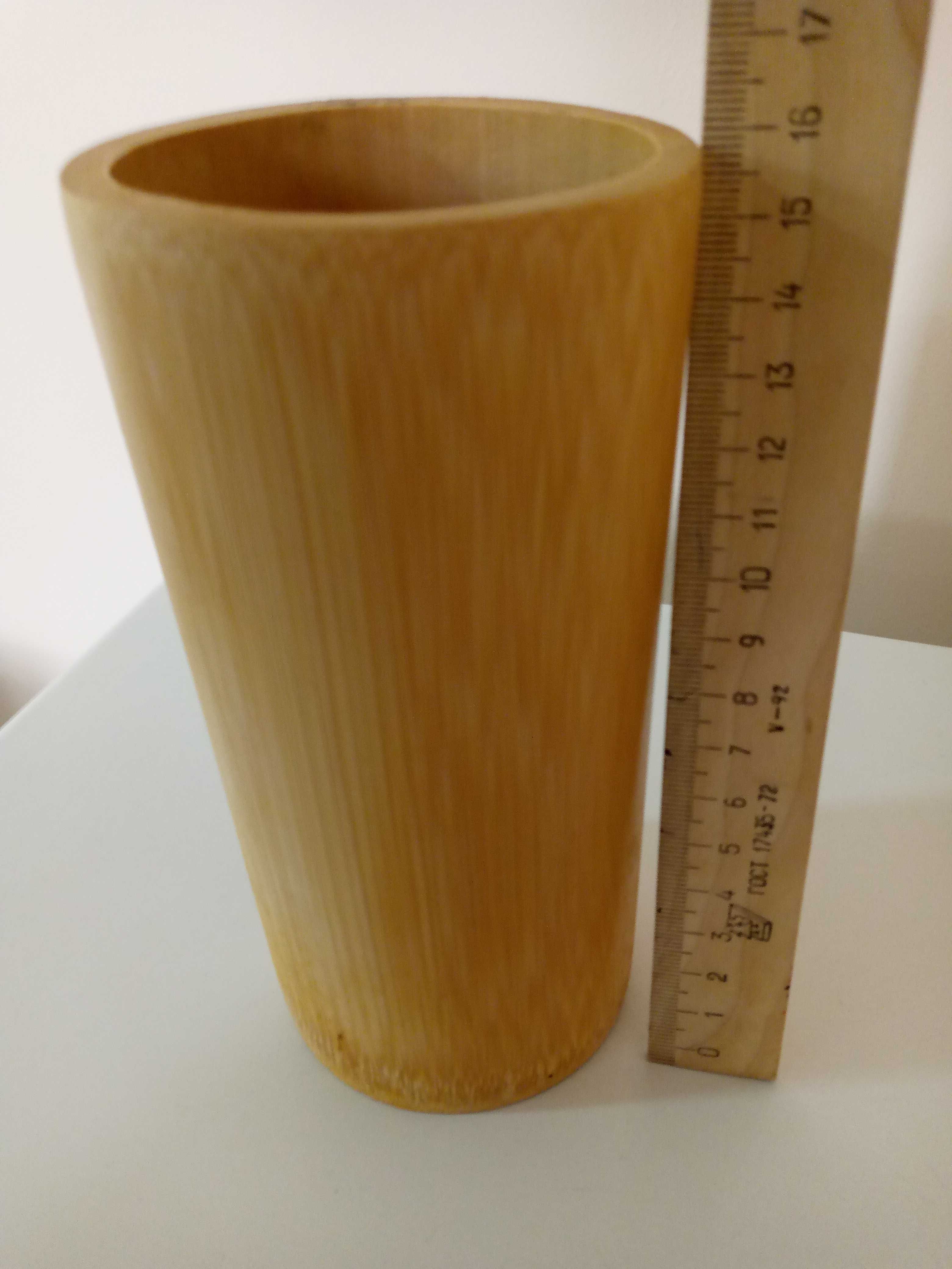 Стакан ваза с деревянными кухонными аксессуарами.Цена 30 тыс