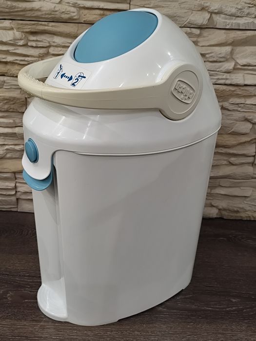 Хигиенният кош "Chicco" за мръсни пелени