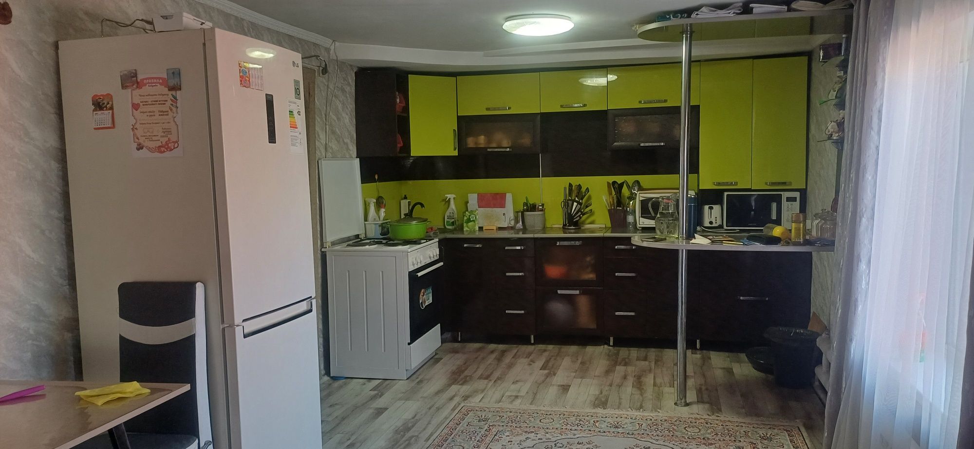 Частный дом большой