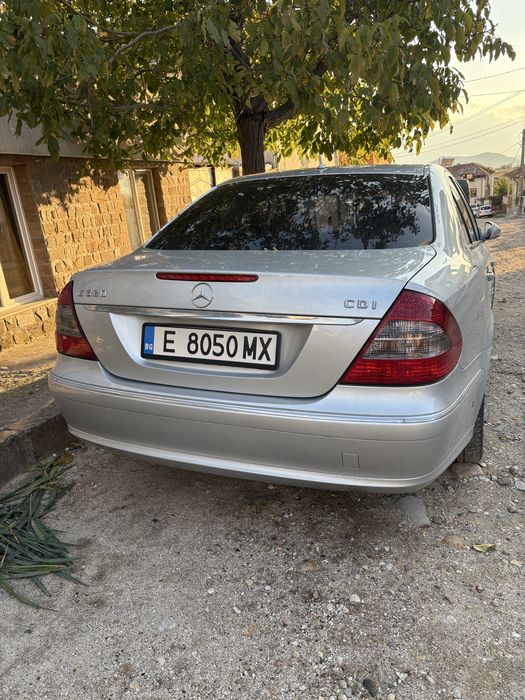 Mercedes E-Class 320 W211