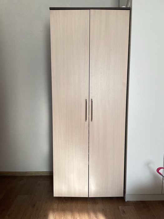 Продам шкаф в прихожую