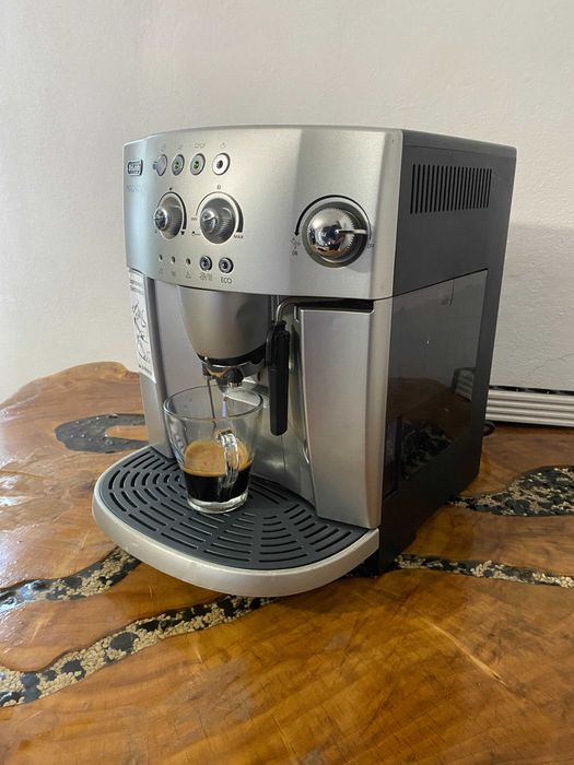 expresor / espressor cafea delonghi magnifica
