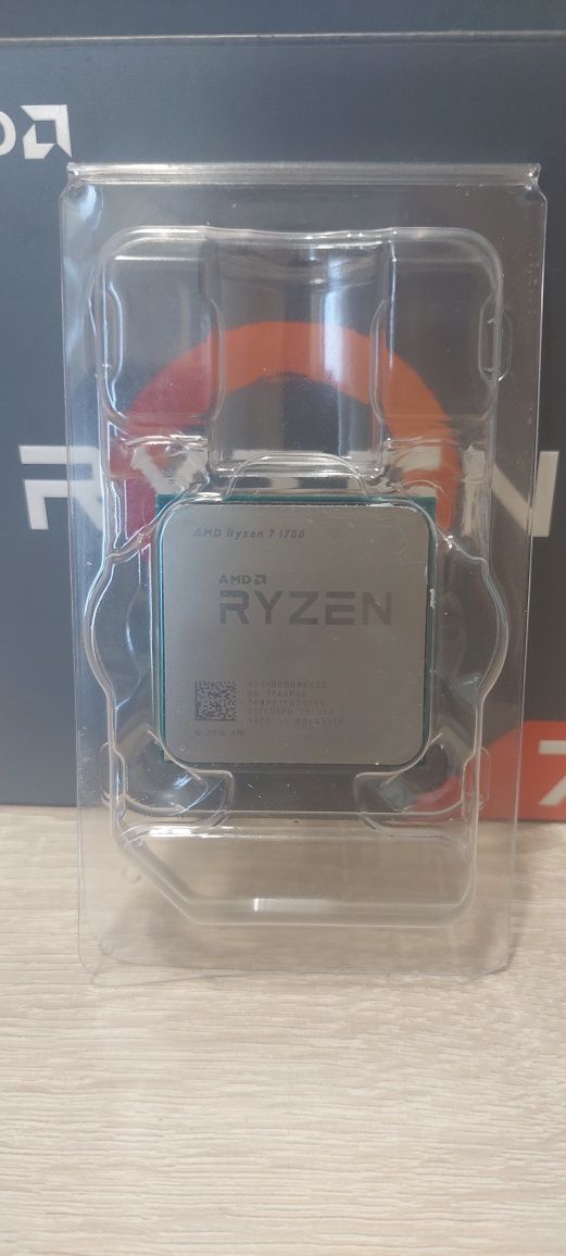AMD Ryzen 7 1700 +Cooler
