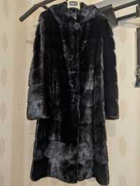 Пальто шерстяное Avalon 10 000 тг + Норковая шуба от Mondial 50 000 тг