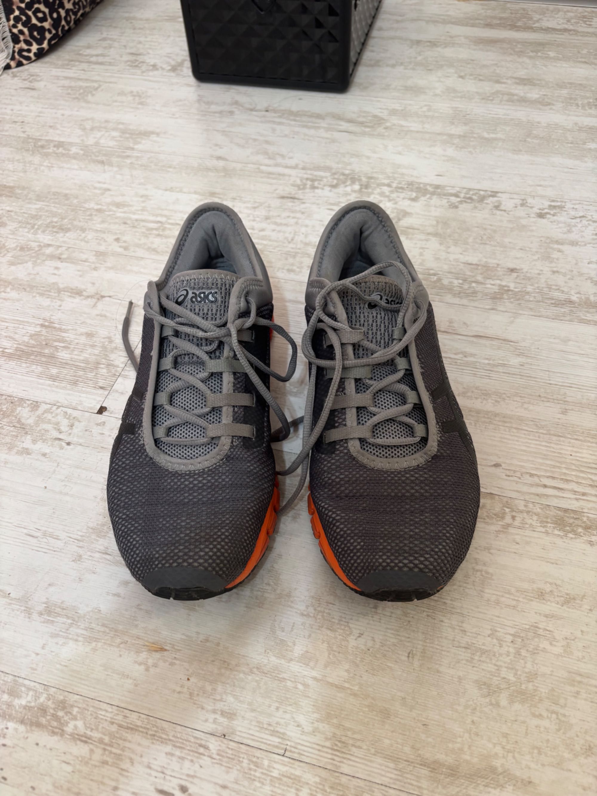 Маратонки ASICS номер 44,5