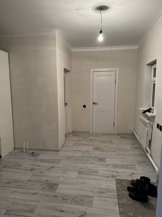 Продам дом с гаражом размер 18на 6метров