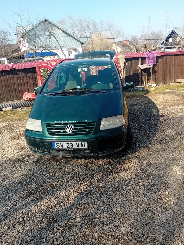 Vând Sharan 1.9 DTI. 116