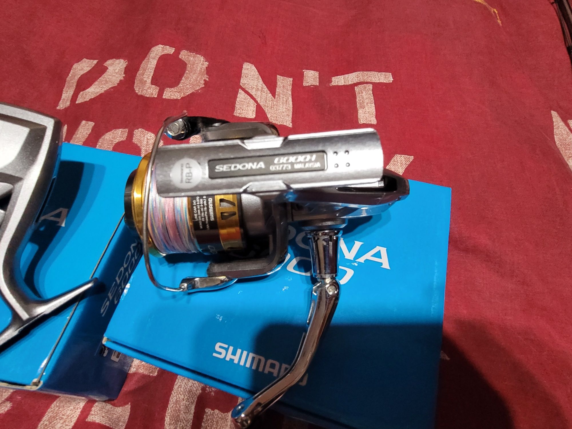 Продавам 2бр въдици DAM и 2бр макари SHIMANO