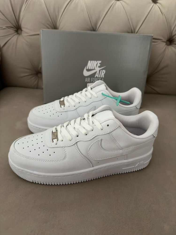 Adidasi nike air force 1