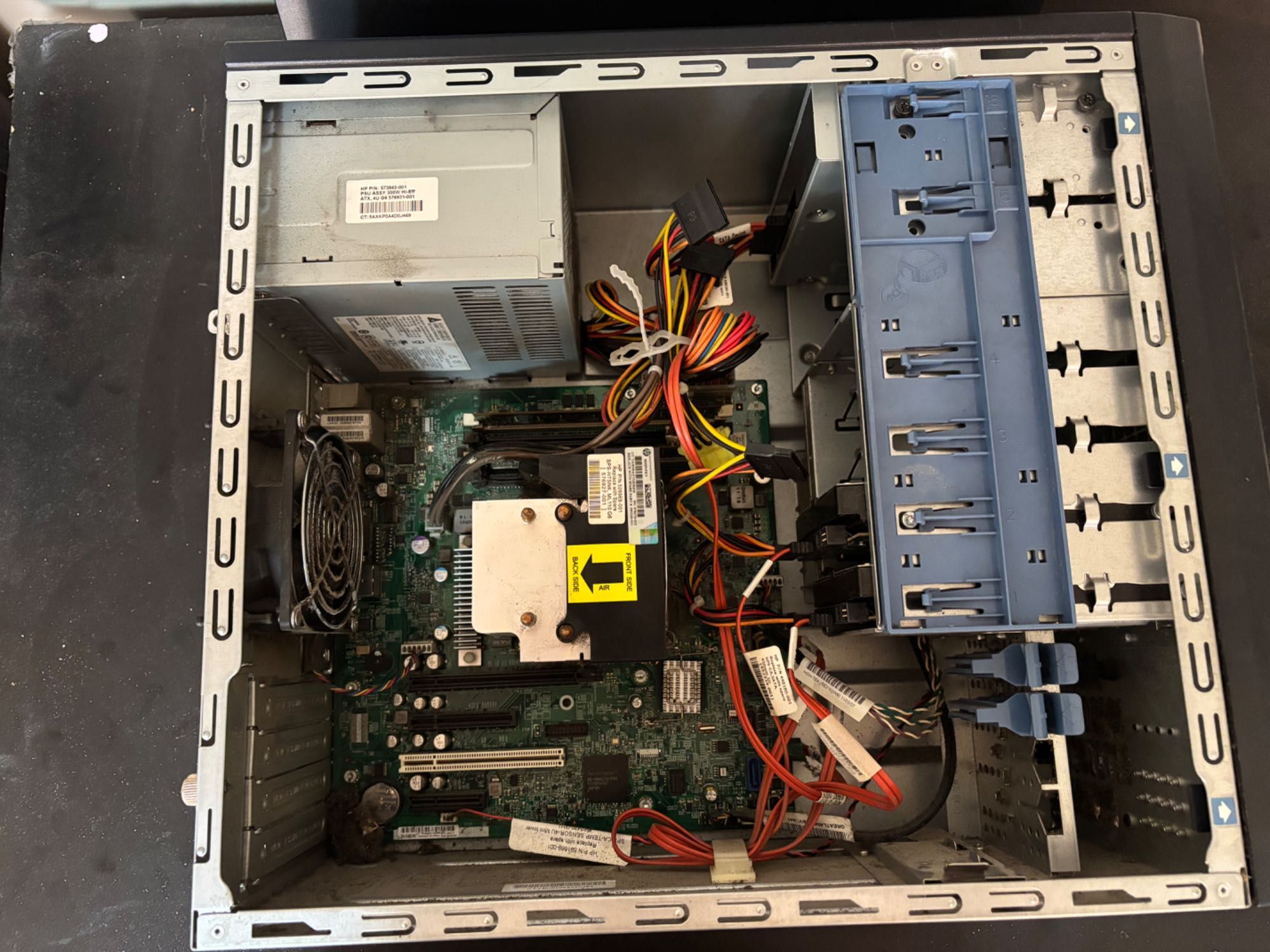 Server HP ProLiant ML110 G6 – Xeon | 1TB HDD | RAID – NAS / Plex