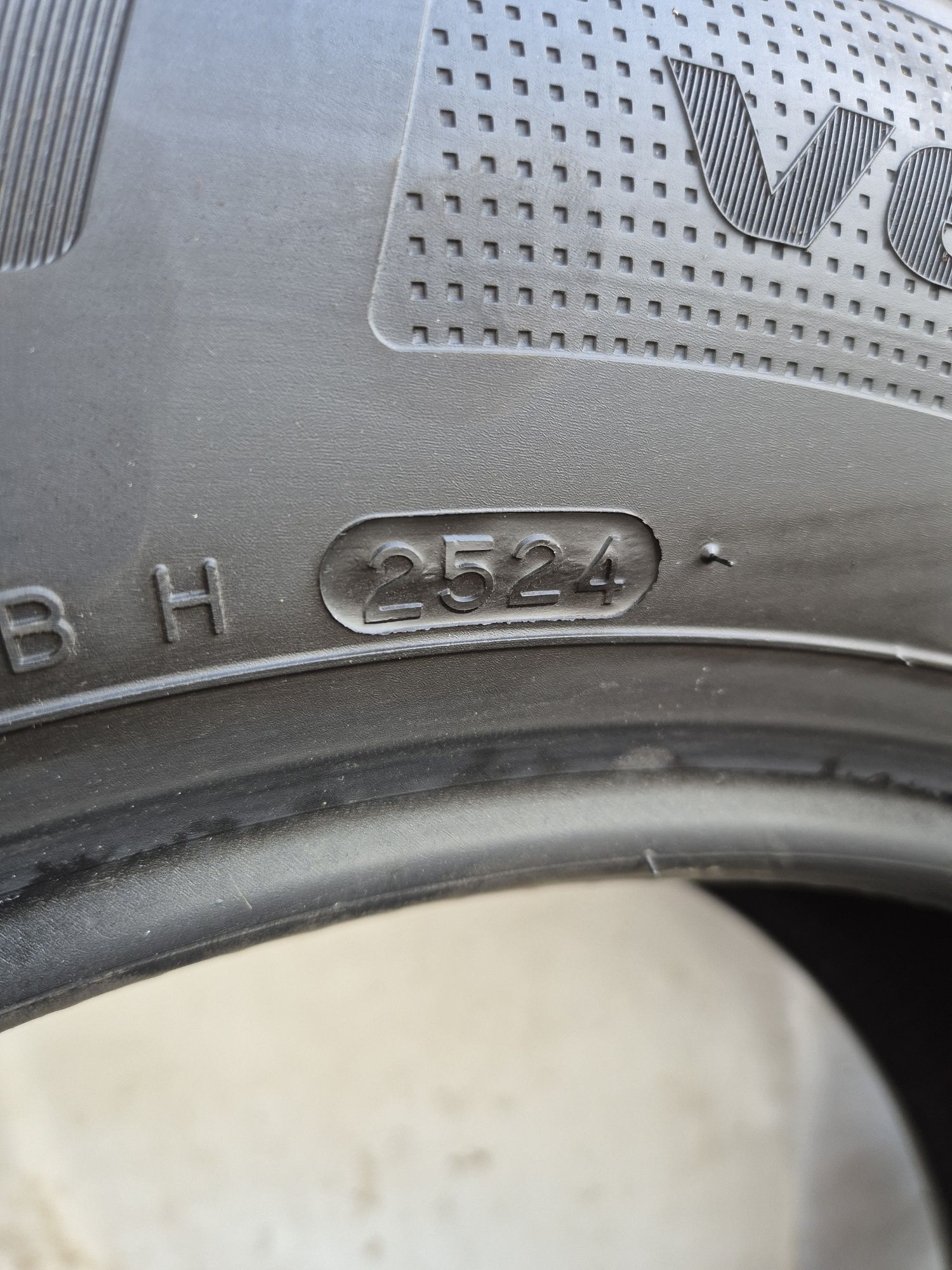 4бр 215 65 17 Hankook летни - 24г