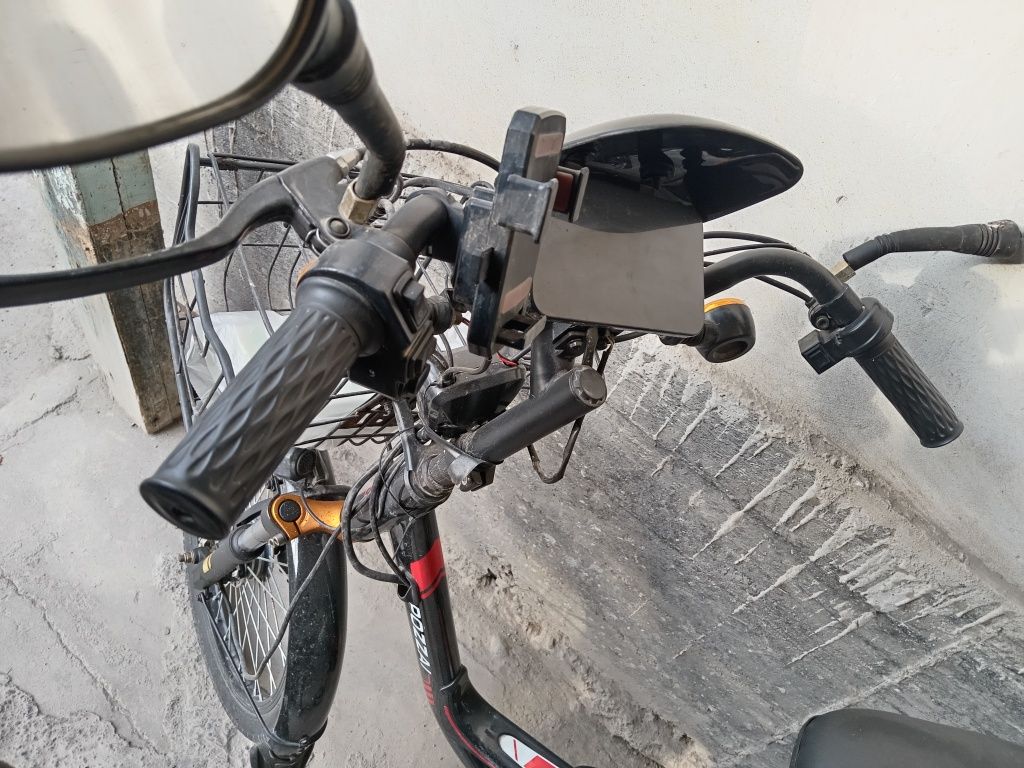 Elektro skuter srochna sotiladi