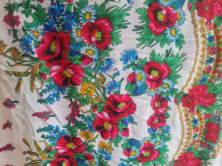 Vand material pentru haine de mascat