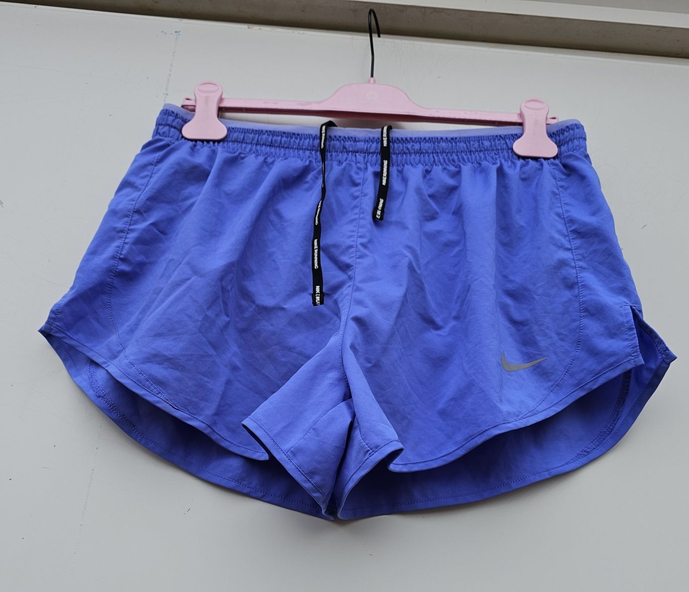 Nike оригинални дамски къси панталонки Л размер