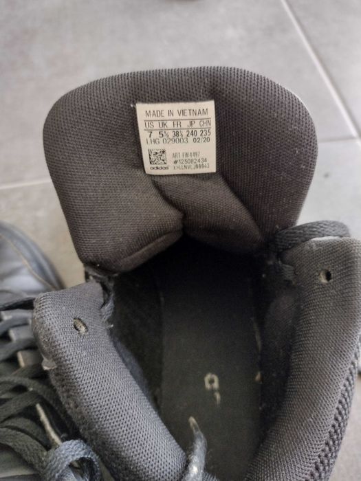 Обувки  Adidas няколко вида