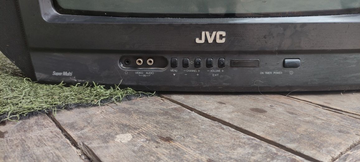 Телевизор JVC старый