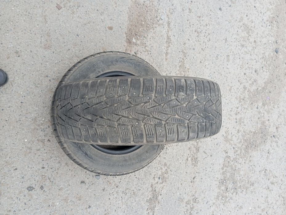 Два зимних баллона 185/65/14