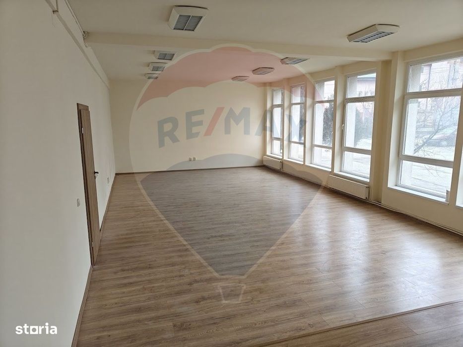 Spațiu de birouri de inchiriat 234mp, parter, locuri de parcare